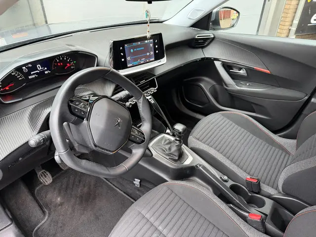 Peugeot 2008 1.2 PureTech Active 2021 Benzine 12