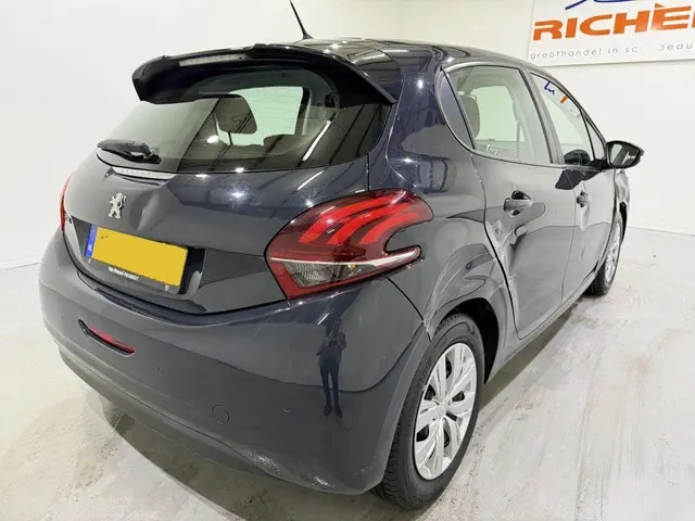Peugeot 208 HB 1.2 PureTech Blue Lion 2017 Benzine 6