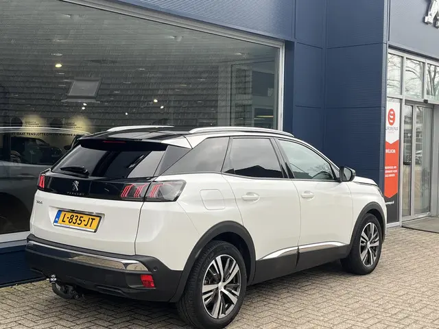Peugeot 3008 1.2 Turbo 130 PK 2021 Benzine