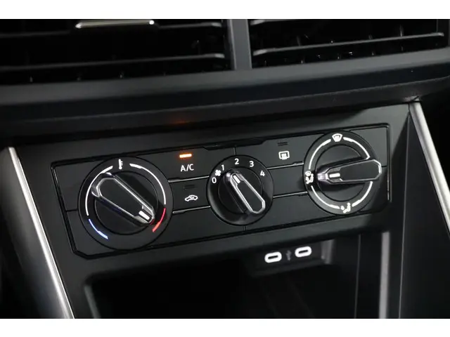 Volkswagen Polo 1.0 TSI Life 2023 Benzine 26