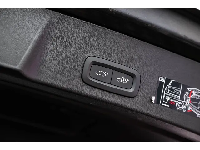 Volvo XC40 Recharge Core 2021 Elektrisch 28