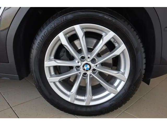 BMW X4 xDrive30i 2019 Benzine 6