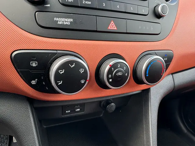 Hyundai i10 1.0i i-Motion Premium 2014 Benzine 21