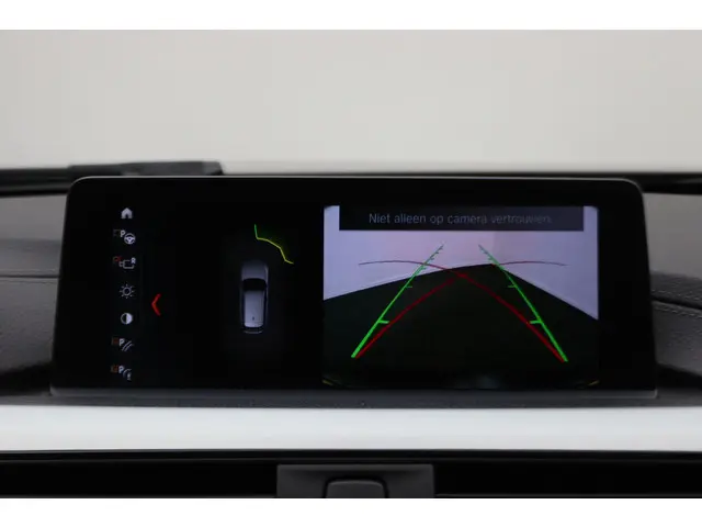 BMW 3 Serie Touring 318i M Sport Edition 2018 Benzine 47