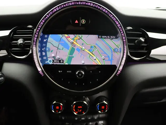 MINI 5-Deurs Cooper 2023 Benzine 14