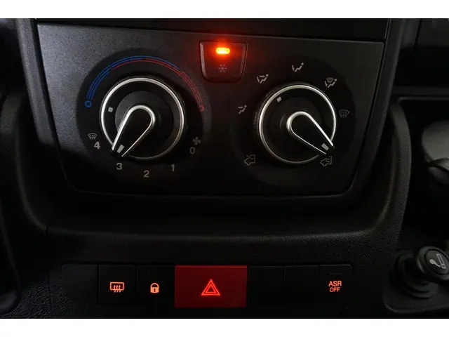 Opel Movano 140pk L2H2 Edition 2022 Diesel 13