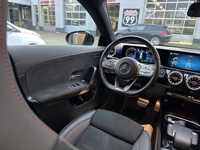 Mercedes-Benz CLA 250 e AMG Line 2022 Hybride Benzine 17