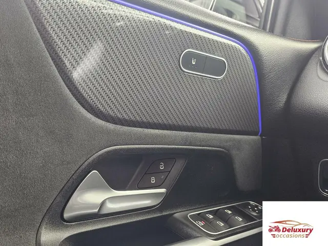 Mercedes-Benz GLB AMG 35 4MATIC Premium 2020 Benzine 26