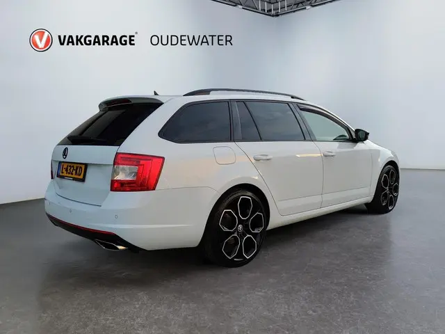 Škoda Octavia Combi 2.0 TSI RS + * Leder * Carplay * 2014 Benzine 6