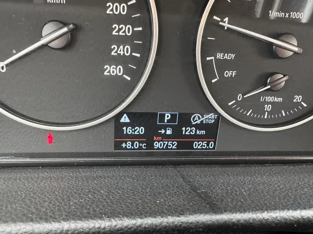 BMW 3 Serie Touring 318i AIRCO 2018 Benzine 17