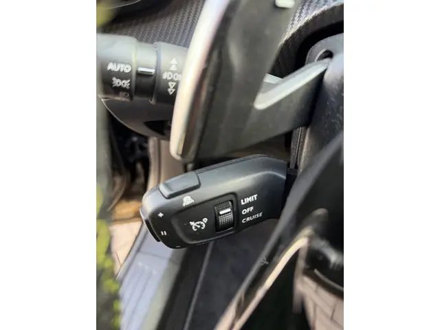 Peugeot 2008 1.2 PureTech GT|Focal|Automaat 2020 Benzine 50
