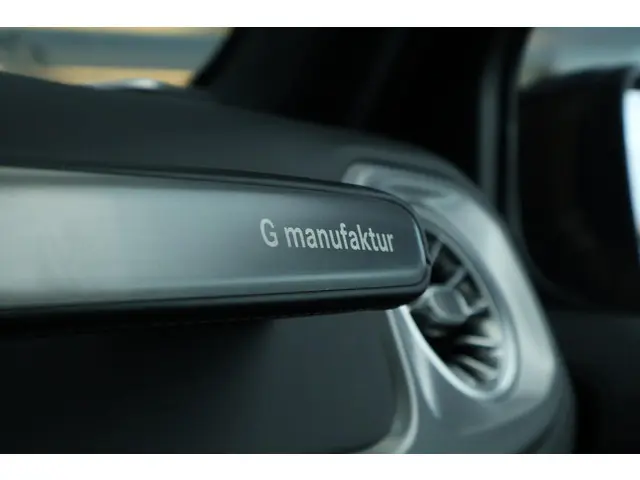 Mercedes-Benz G-Klasse 500 2023 Benzine 30