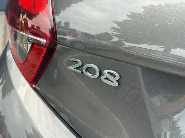 Peugeot 208 1.2 PureTech Allure 2018 Benzine 30