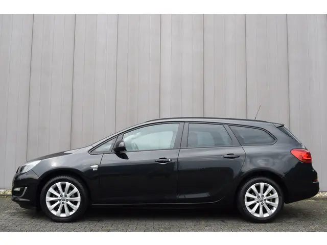 Opel Astra Sports Tourer 1.4 Turbo Sport 2013 Benzine 3