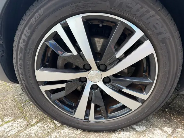 Peugeot 3008 1.6 PureTech GT Line 2019 Benzine 24