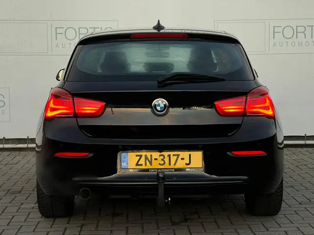 BMW 1 Serie 118i Sport Line Edition 2019 Benzine 8