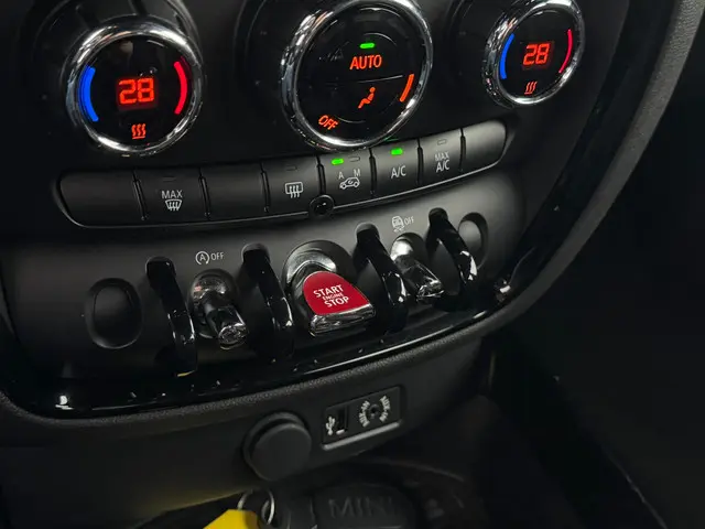 MINI Clubman Mini 1.5 One Salt Business 2016 Benzine 26