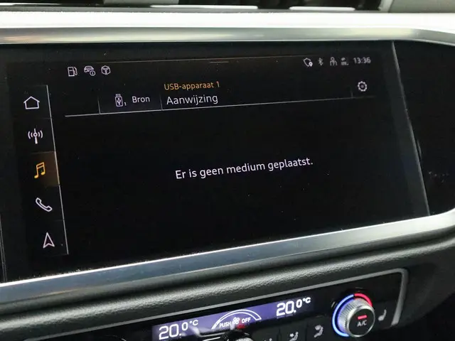 Audi Q3 35 TFSI/150PK S Line 2024 Benzine 37