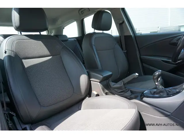 Opel Astra Sports Tourer 1.4 Turbo Sport + 2014 Benzine 20