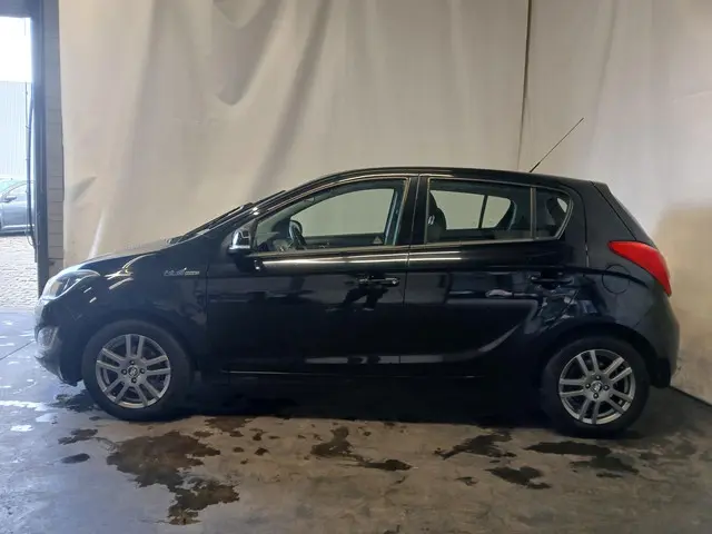 Hyundai i20 1.2i i-Motion - Airco - Schade 2014 Benzine 3