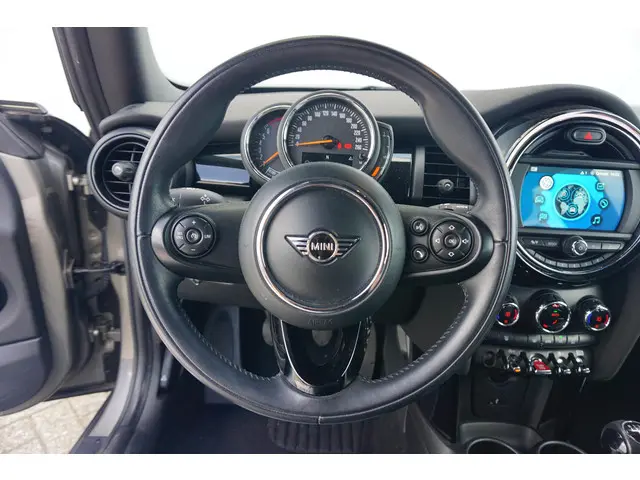 MINI 3-Deurs Cooper 2019 Benzine 12