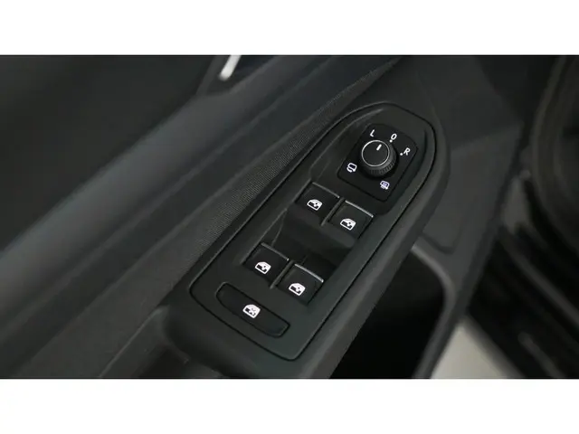 Volkswagen Golf 1.5 eTSI 150pk DSG Style 2021 Benzine 18