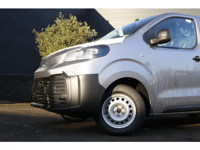 Toyota ProAce Worker 2.0 D-4D Challenger 2024 Diesel 2
