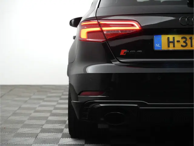 Audi RS3 Sportback 2.5 TFSI 550pk quattro 2019 Benzine 38