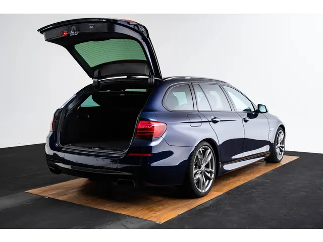 BMW 5 Serie Touring M550xd 2016 Diesel 54