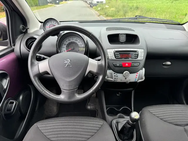 Peugeot 107 1.0 Envy 2013 Benzine 8