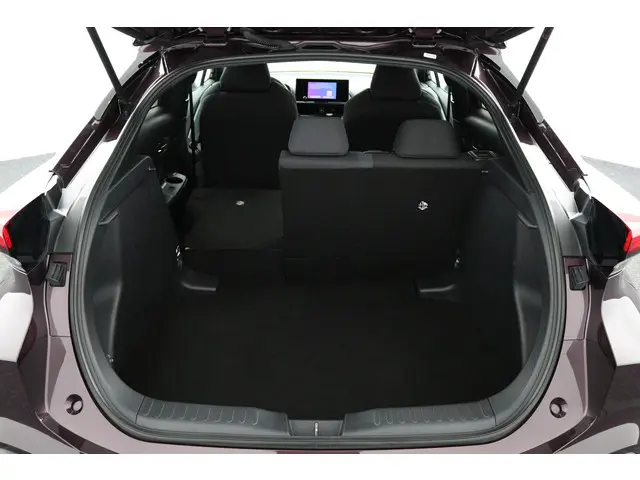 Toyota C-HR 1.8 Hybrid 140 Dynamic 2024 Hybride Benzine 24