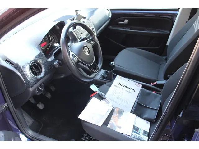 Volkswagen up! 1.0 BMT up! beats 2017 Benzine 22