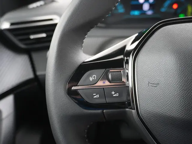 Peugeot e-2008 EV Allure 50 kWh 2023 Elektrisch 26
