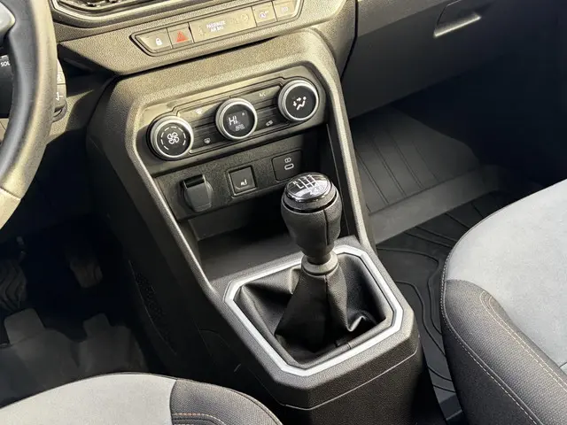 Dacia Sandero Stepway 1.1 TCe 110 Extreme 2024 Benzine 32