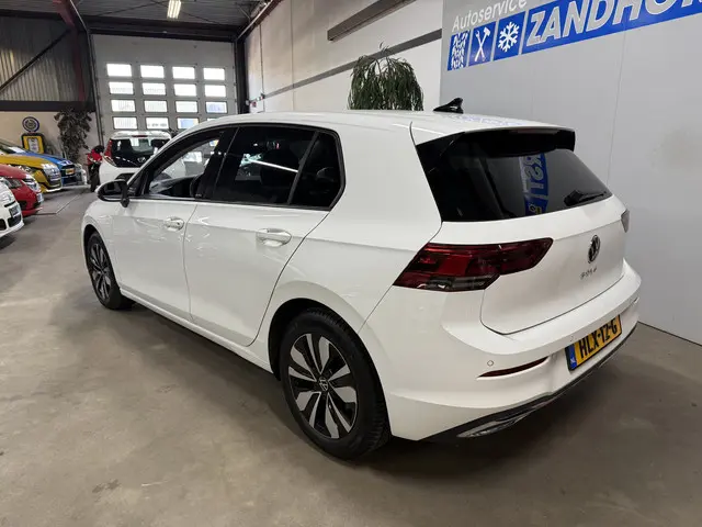 Volkswagen Golf 1.5 TSI 2023 Benzine 2