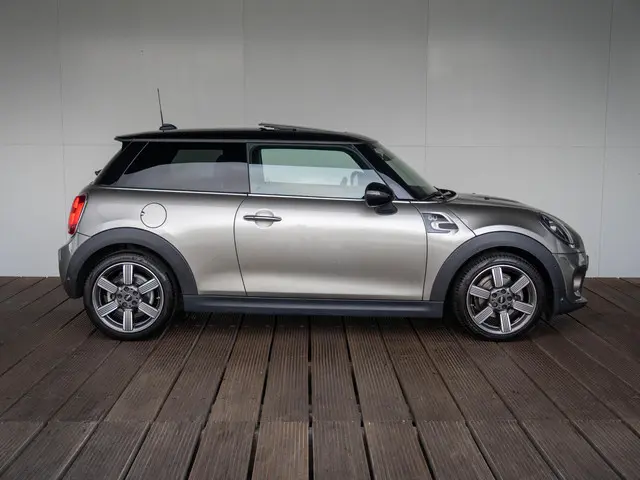 MINI 3-Deurs Cooper Aut. 60 Years Edition 2019 Benzine 5