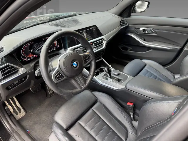 BMW 3 Serie Touring 330i 2021 Benzine 2