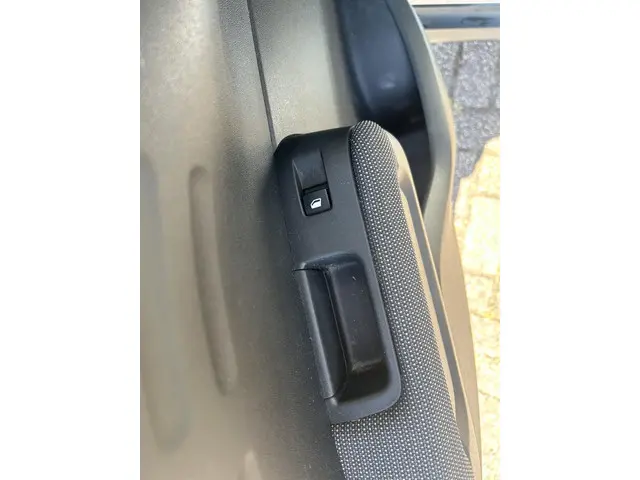 Citroën C3 Aircross 1.2 PureTech S&S Shine 2018 Benzine 23
