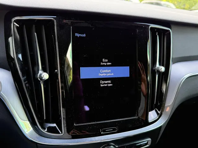 Volvo V60 2.0 B4 Business Pro 2021 Benzine 17