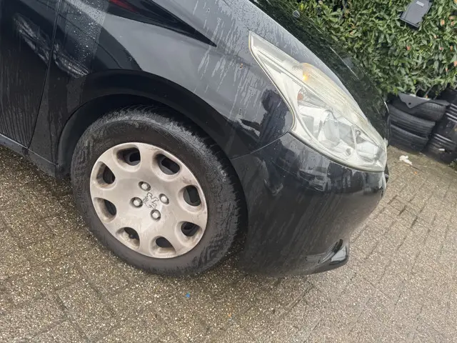 Peugeot 208 1.4 HDi Active 2013 Diesel 9