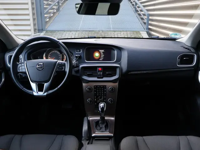 Volvo V40 Cross Country T3 Nordic+ 2017 Benzine 18