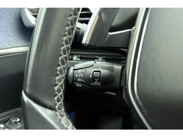 Peugeot 3008 1.6 e-THP Allure 2018 Benzine 22