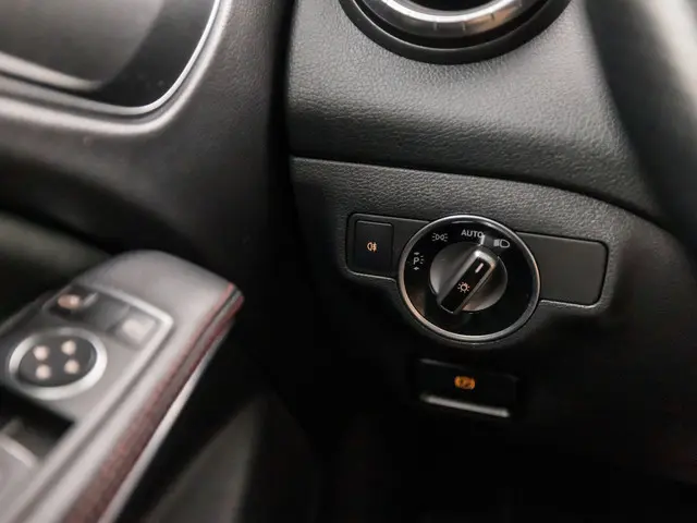 Mercedes-Benz CLA 180 AMG Sport 2018 Benzine 23
