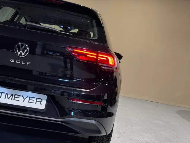 Volkswagen Golf 1.0 TSI Life Business 2023 Benzine 19