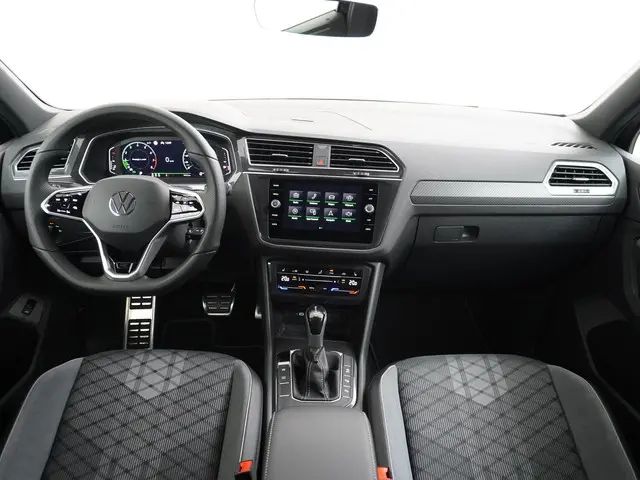 Volkswagen Tiguan 1.5 TSI R-Line Business 2024 Benzine 22
