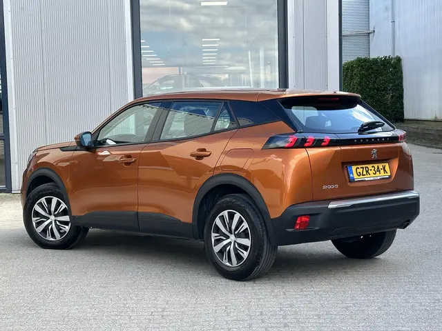 Peugeot 2008 1.2 PureTech Active 2021 Benzine 33