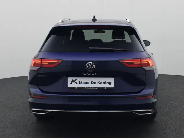 Volkswagen Golf Variant 1.0TSI/110PK Move 2024 Benzine 33