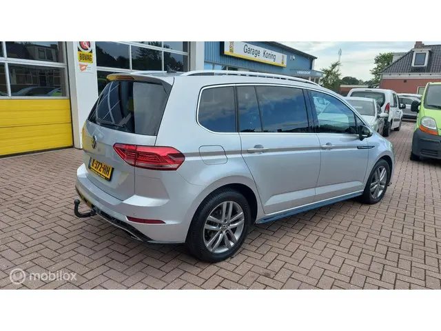 Volkswagen Touran 1.5 TSI Highline 7p R Line 2020 Benzine 3