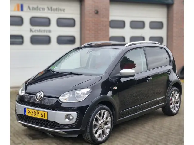 Volkswagen up! 1.0 cross up! BlueM. 2015 Benzine