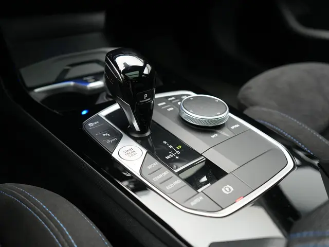 BMW 1 Serie M135i xDrive 306pk Dealer O.H 2021 Benzine 16